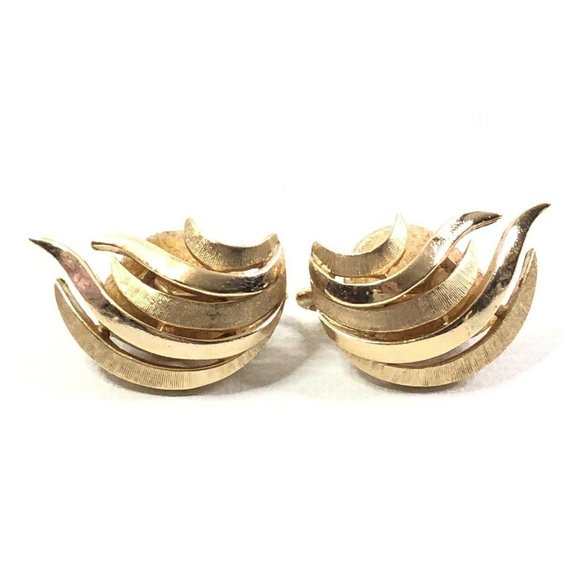 Set of 4 Vintage Clip On Earrings Trifari Monet Na - Picture 4 of 11